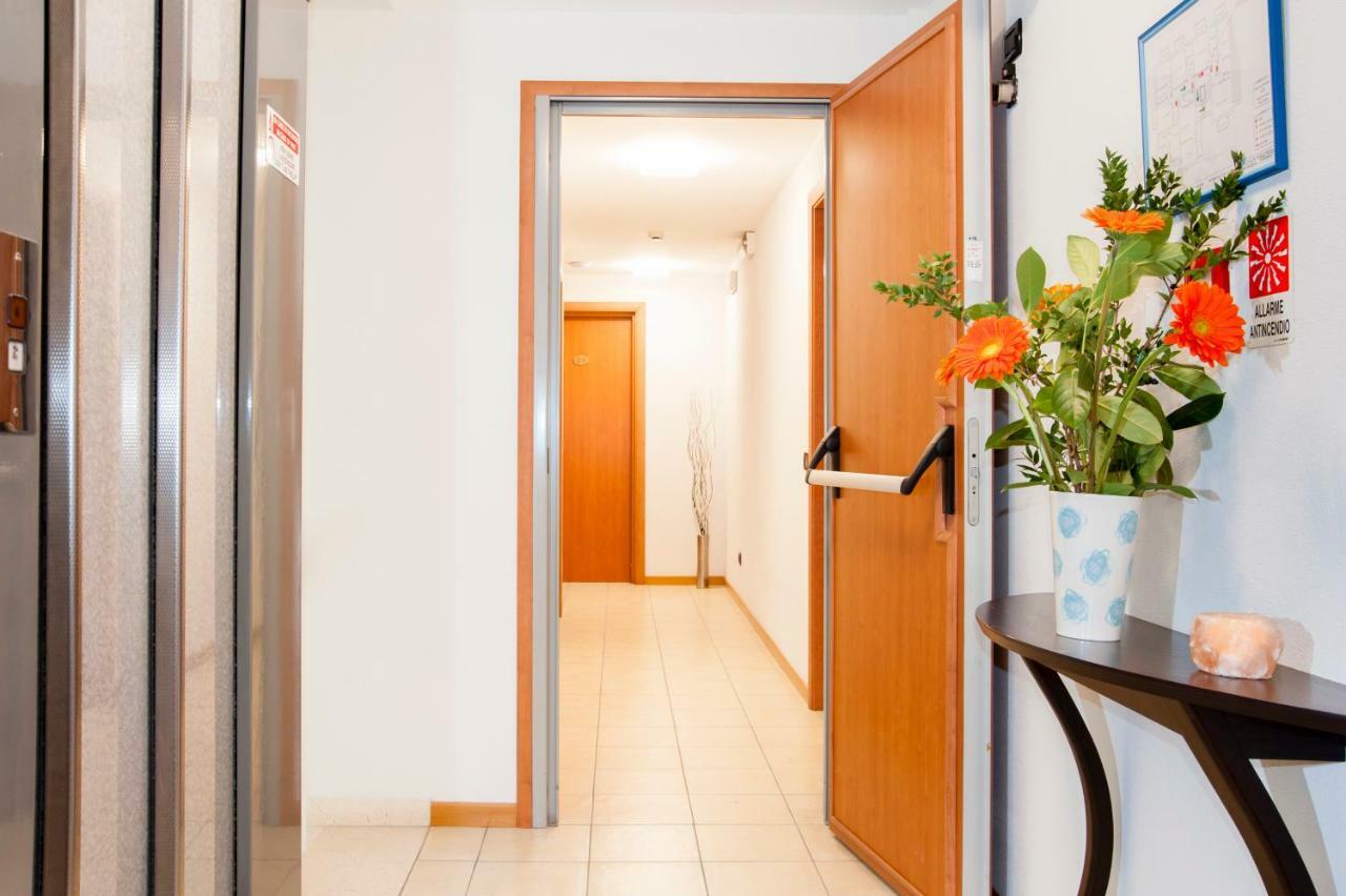 Residence Cigno Rimini Eksteriør bilde